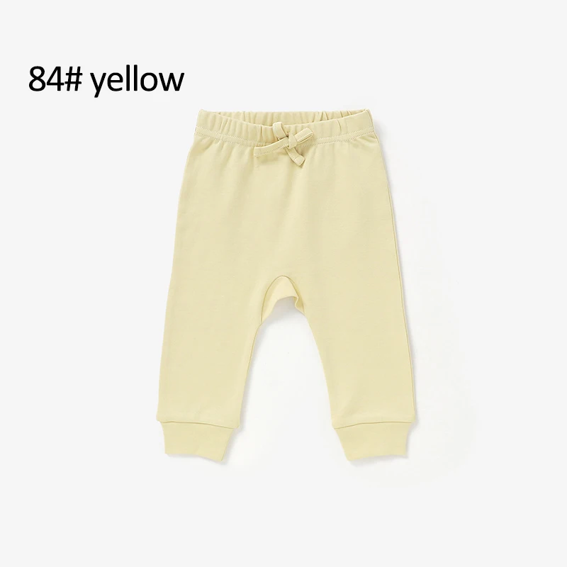 Wholesale bamboo sleepsuits for babies featuring tractor designs – eco-friendly, soft, and perfect for B2B retailers seeking sustainable kidswear.