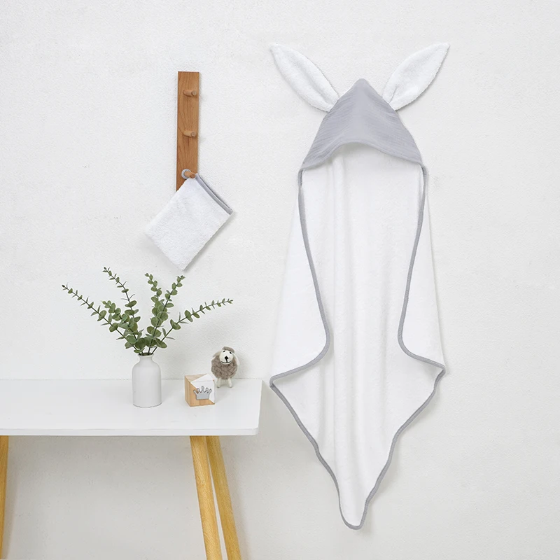 High-quality bamboo pajamas in bulk for B2B wholesale, offering sustainable, soft, and breathable sleepwear perfect for eco-conscious retailers.