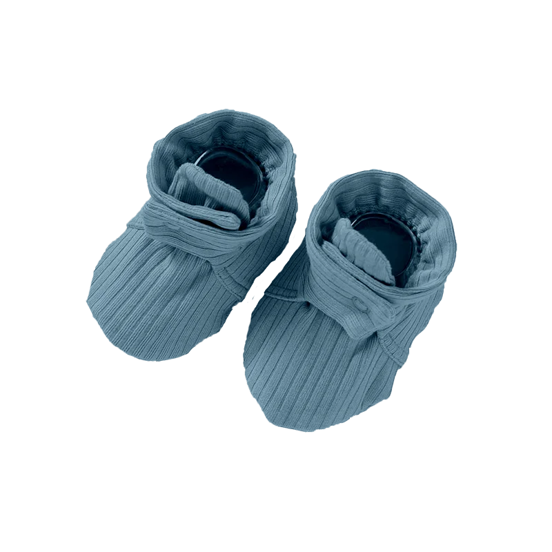 Wholesale Carhartt bamboo apparel for businesses: Durable, eco-friendly workwear combining sustainability and style for bulk orders.