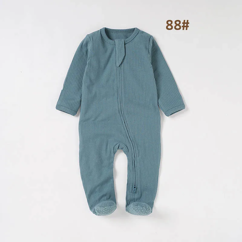 Eco-friendly bamboo pajamas in bulk, ready to ship—perfect for B2B wholesale buyers seeking sustainable sleepwear solutions.